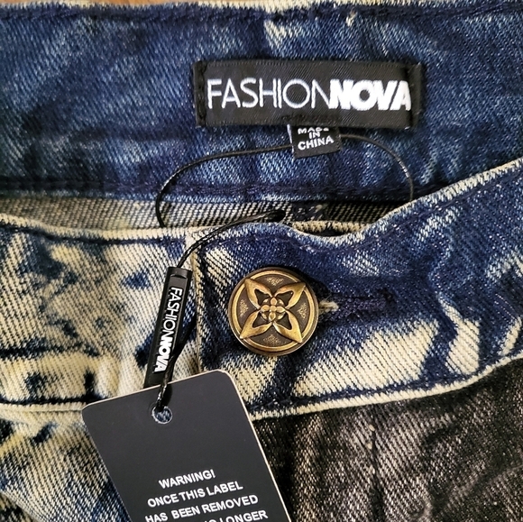💕Fashion nova patchwork mini skirt. Dark wash size L - Picture 6 of 7
